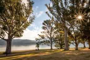 Hop, Skip and Jump to the Lake - Te Anau Holiday House, Te Anau